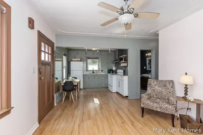 1319 Ashland Avenue NE, Grand Rapids, MI 49505 - Photo 10