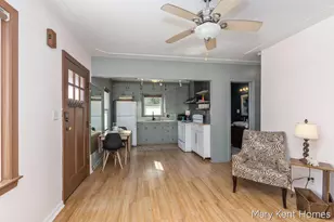 1319 Ashland Ave NE, Grand Rapids, MI 49505 - Photo 10