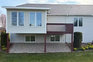 51 Newcastle Dr, Zeeland, MI 49464 - Photo 2