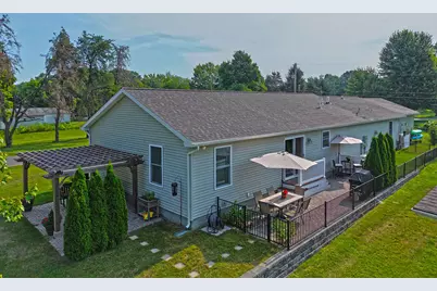 50306 Pleasant Street, Dowagiac, MI 49047 - Photo 10