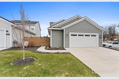 406 W Leland Drive, Whitehall, MI 49461 - Photo 4