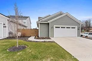 406 W Leland Dr, Whitehall, MI 49461 - Photo 4