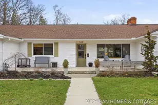141 E 26th St, Holland, MI 49423 - Photo 2