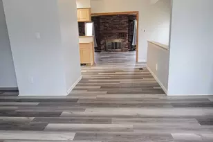 655 Robinwood Dr, Troy, MI 48083 - Photo 4