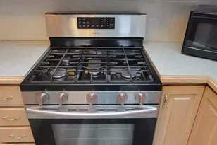 655 Robinwood Dr, Troy, MI 48083 - Photo 6