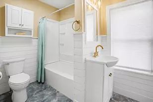 205 W 1st St, Ludington, MI 49431 - Photo 12