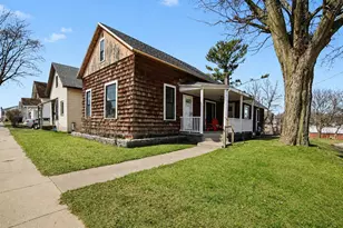 205 W 1st St, Ludington, MI 49431 - Photo 4