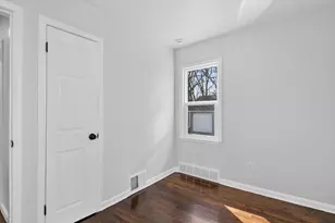 8449 Penrod St, Detroit, MI 48228 - Photo 10