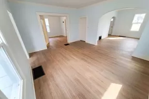 110 Hillsdale St, Hillsdale, MI 49242 - Photo 2