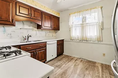 2535 Dover Lane #31, Saint Joseph, MI 49085 - Photo 6