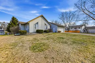 3867 Brookfield Dr, Hudsonville, MI 49426 - Photo 2