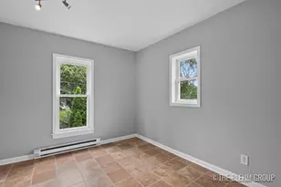 727 Emerald Ave NE, Grand Rapids, MI 49503 - Photo 8