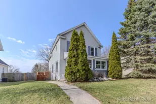727 Emerald Ave NE, Grand Rapids, MI 49503 - Photo 2