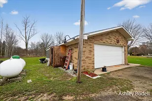 825 16 Mile Road NW, Kent City, MI 49330 - Photo 28