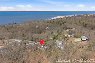 136 Crescent Dr, Grand Haven, MI 49417 - Photo 2