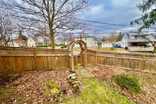 135 Budlong St, Hillsdale, MI 49242 - Photo 22