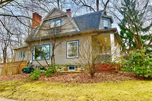 135 Budlong St, Hillsdale, MI 49242 - Photo 6