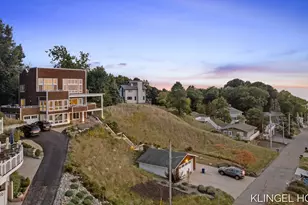 140 Prospect St, Grand Haven, MI 49417 - Photo 2