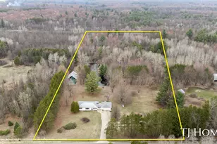 5818 E Sternberg Rd, Fruitport, MI 49415 - Photo 1