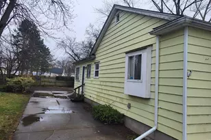 20304 E Eight Mile Rd, Harper Woods, MI 48225 - Photo 2