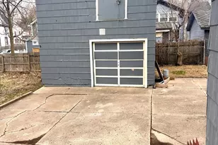 72 Rose St, Battle Creek, MI 49017 - Photo 2