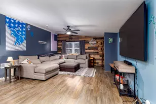 904 60th St SE, Grand Rapids, MI 49508 - Photo 8