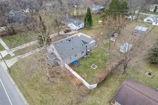 904 60th St SE, Grand Rapids, MI 49508 - Photo 6