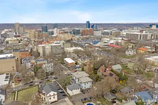 44 Lafayette Ave NE, Grand Rapids, MI 49503 - Photo 2