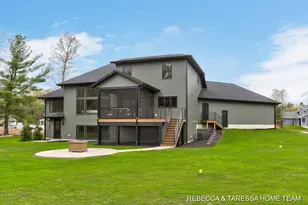 400 Sabine Dr, Muskegon, MI 49442 - Photo 8