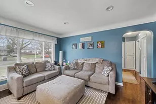 10061 Seltzer St, Livonia, MI 48150 - Photo 4