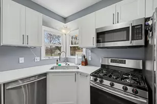 10061 Seltzer St, Livonia, MI 48150 - Photo 8