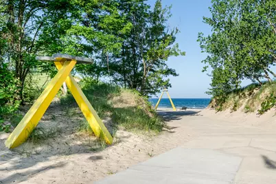 549 Dunewood, Saint Joseph, MI 49085 - Photo 16