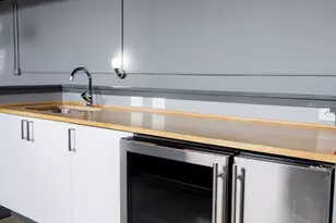 600 Broadway Ave NW, Grand Rapids, MI 49504 - Photo 38