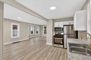 947 Crescent St NE, Grand Rapids, MI 49503 - Photo 16