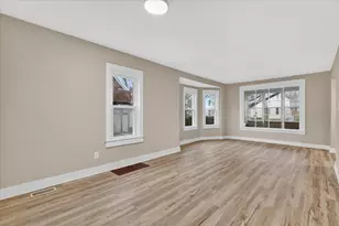 947 Crescent St NE, Grand Rapids, MI 49503 - Photo 12