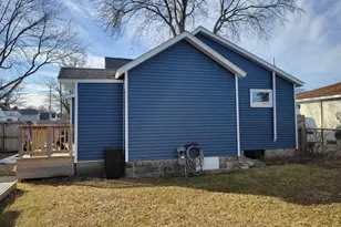 252 Hughes St, Manistee, MI 49660 - Photo 4