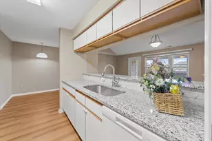1755 Weatherstone Dr, Ann Arbor, MI 48108 - Photo 4
