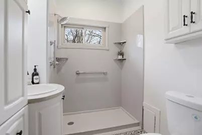 16 E Cleveland Avenue, Muskegon, MI 49444 - Photo 34