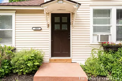 209 Clinton Avenue, Grand Haven, MI 49417 - Photo 4
