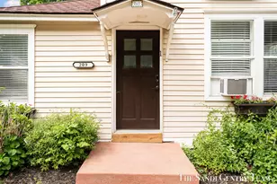 209 Clinton Ave, Grand Haven, MI 49417 - Photo 4