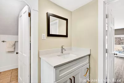 209 Clinton Avenue, Grand Haven, MI 49417 - Photo 36