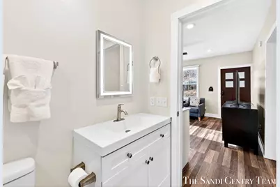 209 Clinton Avenue, Grand Haven, MI 49417 - Photo 10