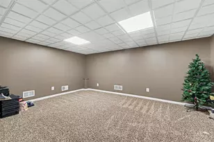 14836 Plymouth Crossing, Plymouth, MI 48170 - Photo 24