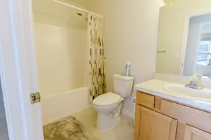 4423 Knollcrest Dr, Ann Arbor, MI 48108 - Photo 14