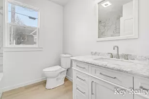 500 Sheldon Ave SE, Grand Rapids, MI 49503 - Photo 8