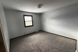 3990 Camelot Dr SE, Grand Rapids, MI 49546 - Photo 18