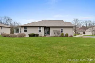 4889 Castle Hill Ct NE, Rockford, MI 49341 - Photo 2