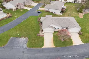 4889 Castle Hill Ct NE, Rockford, MI 49341 - Photo 30