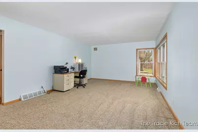 6640 Pine Island Drive NE, Comstock Park, MI 49321 - Photo 6