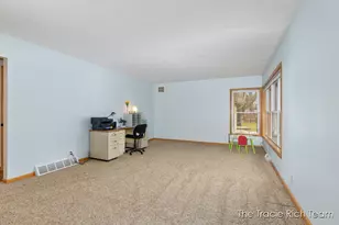 6640 Pine Island Dr NE, Comstock Park, MI 49321 - Photo 6